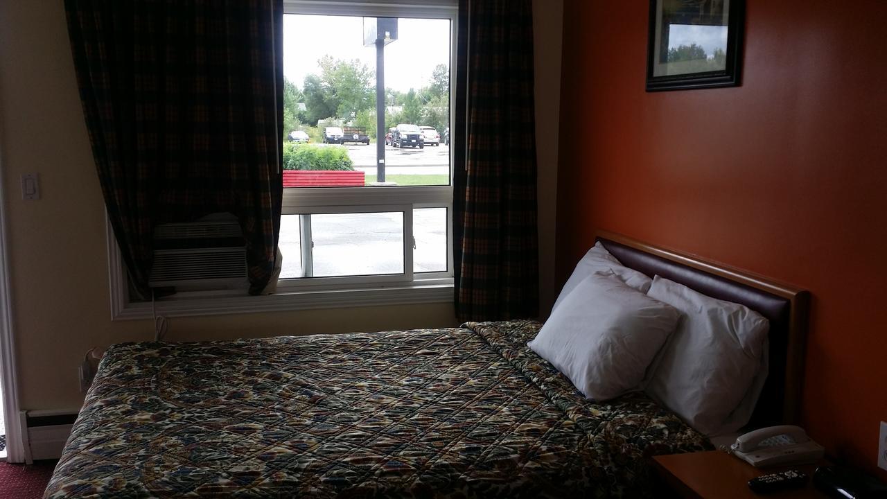 River Mist Inn Sturgeon Falls Dış mekan fotoğraf